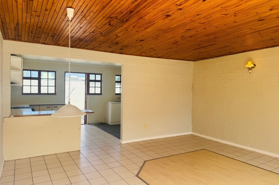 3 Bedroom Property for Sale in Sandbaai Western Cape